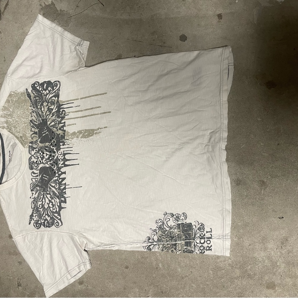 Men's White Graphic T-Shirt